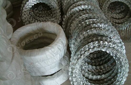 concertina wire 2