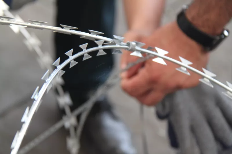 Heavy Duty Barbed Wire